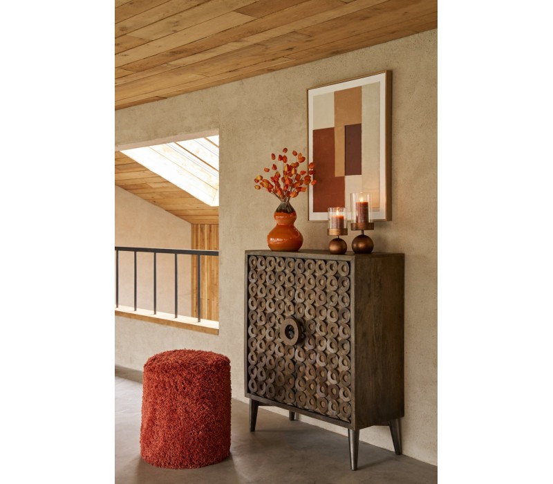 Armoire 2 Portes Bois De Manguier Marron, motif sur les portes avec pouf rouge