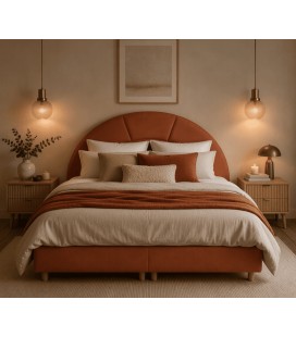 Tête de lit arrondies en tissu pana cota, chambre cosy avec dessus de lit assorti, table de chevet en bois