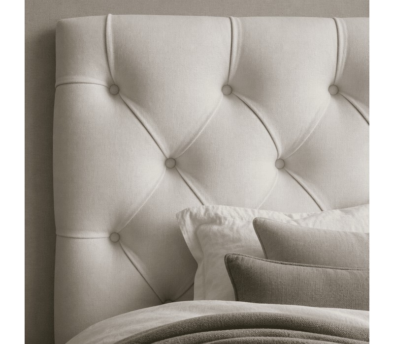 tête de lit capitonnée à l'anglaise, détail du capitonnage en tissu coton blanc