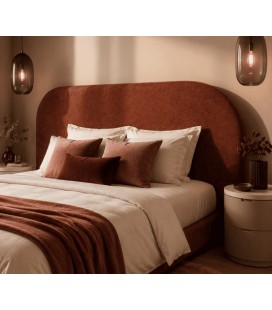 Tête de lit arrondie en coton biologique en coloris pana cota dans une chambre de style d'hôtellerie