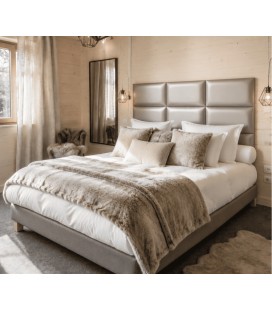 Tête de lit hôtel, détail du revêtement simili-cuir