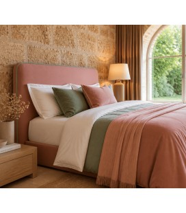 tête de lit velours rose poudré passepoil vert sauge - chambre style naturel