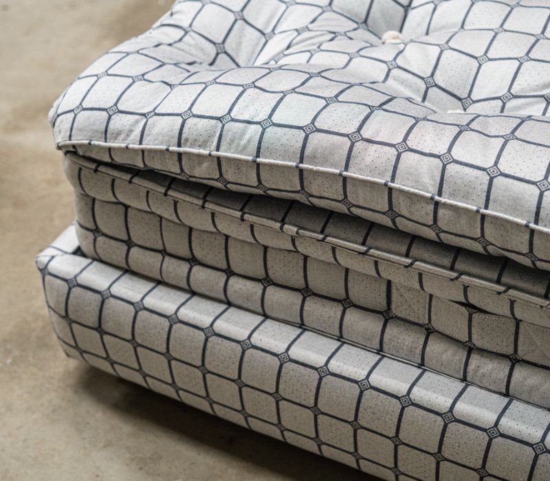 Sur-matelas laine vierge Elite 10cm - finition touffetée à la main