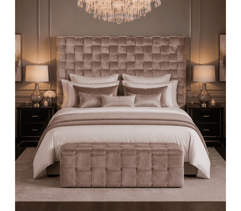 Tête de lit tressée originale dans une chambre au style chic et raffiné