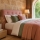 Comment associer le rose poudré et le vert sauge dans une chambre ?